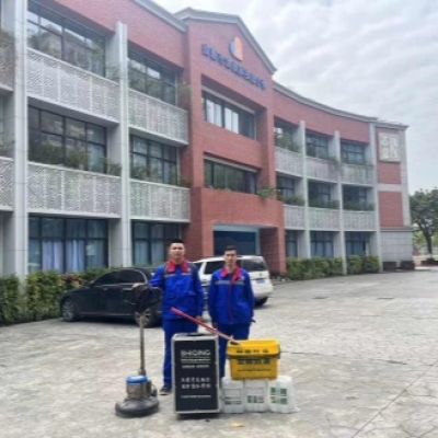 成都武侯區(qū)科技園小學(xué)食堂防滑施工