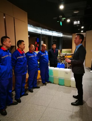 014 廣州白云店海底撈防滑項目,世卿與海底撈集團(tuán)的“緣分”就此開啟